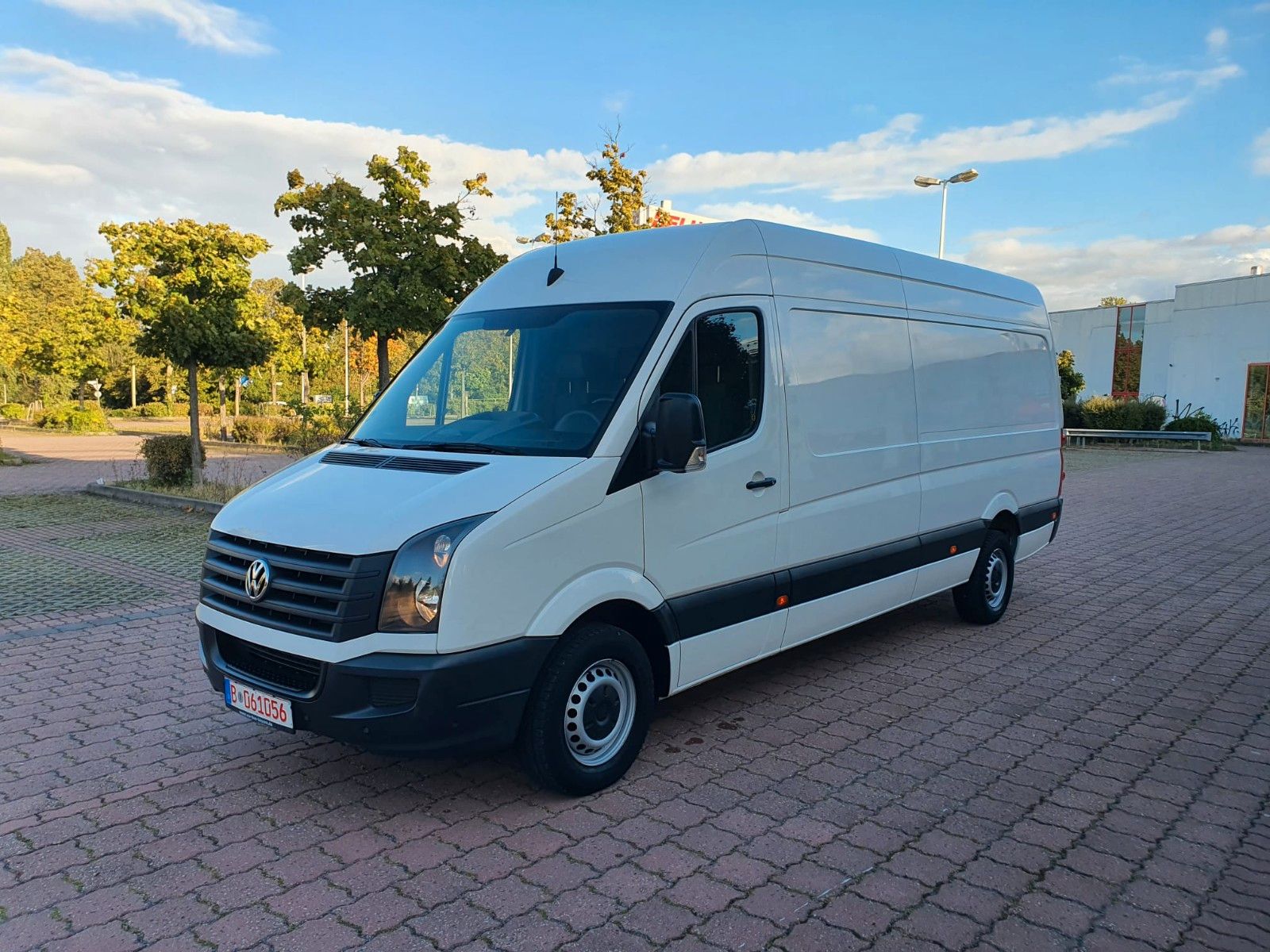 Volkswagen Crafter - 1