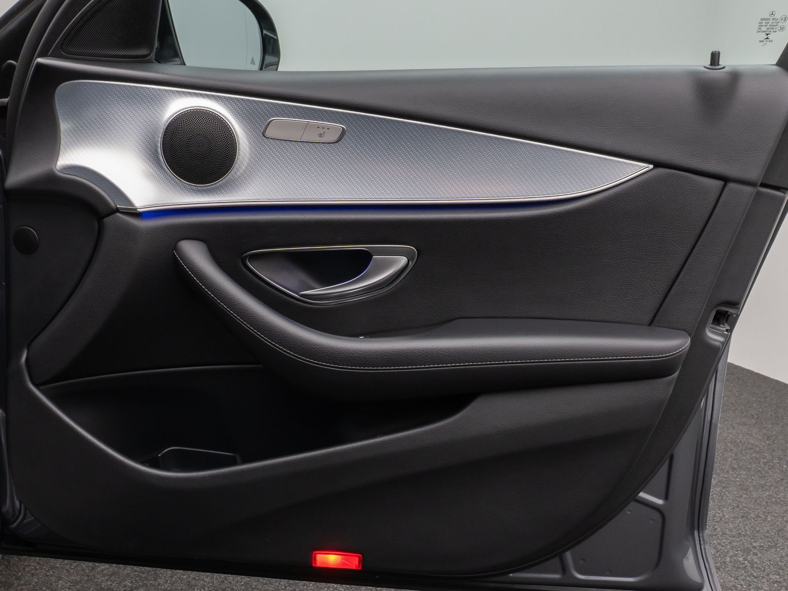 Fahrzeugabbildung Mercedes-Benz E 300 de Avantgarde Kamera AHK LED Standhzg AHK