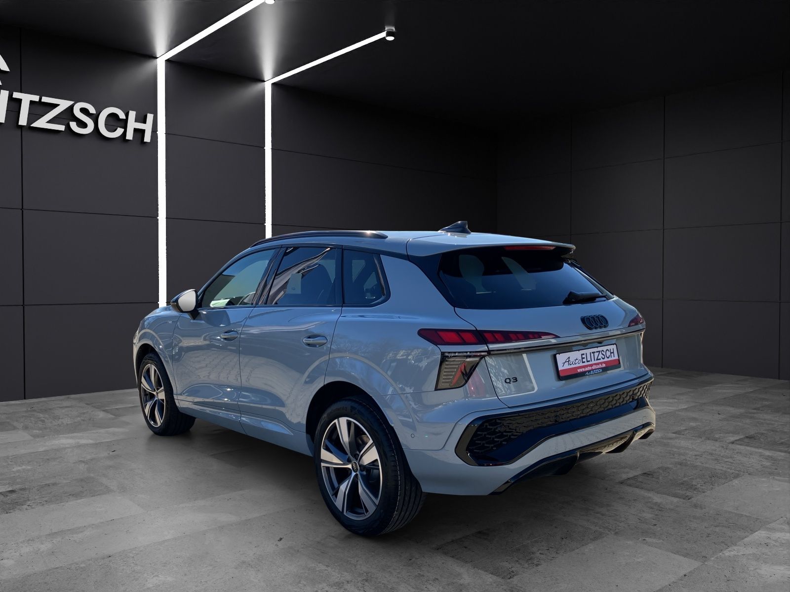 Fahrzeugabbildung Audi Q3 TFSI S tronic MATRIX S line AREA VIEW