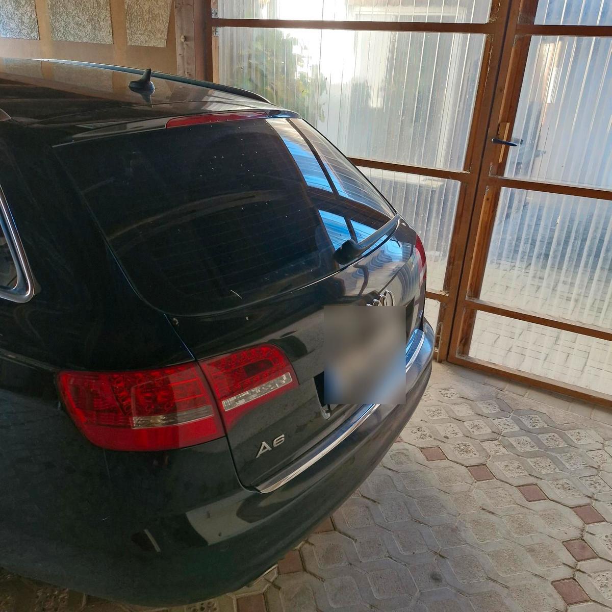 Audi A6 2010 — photo 10