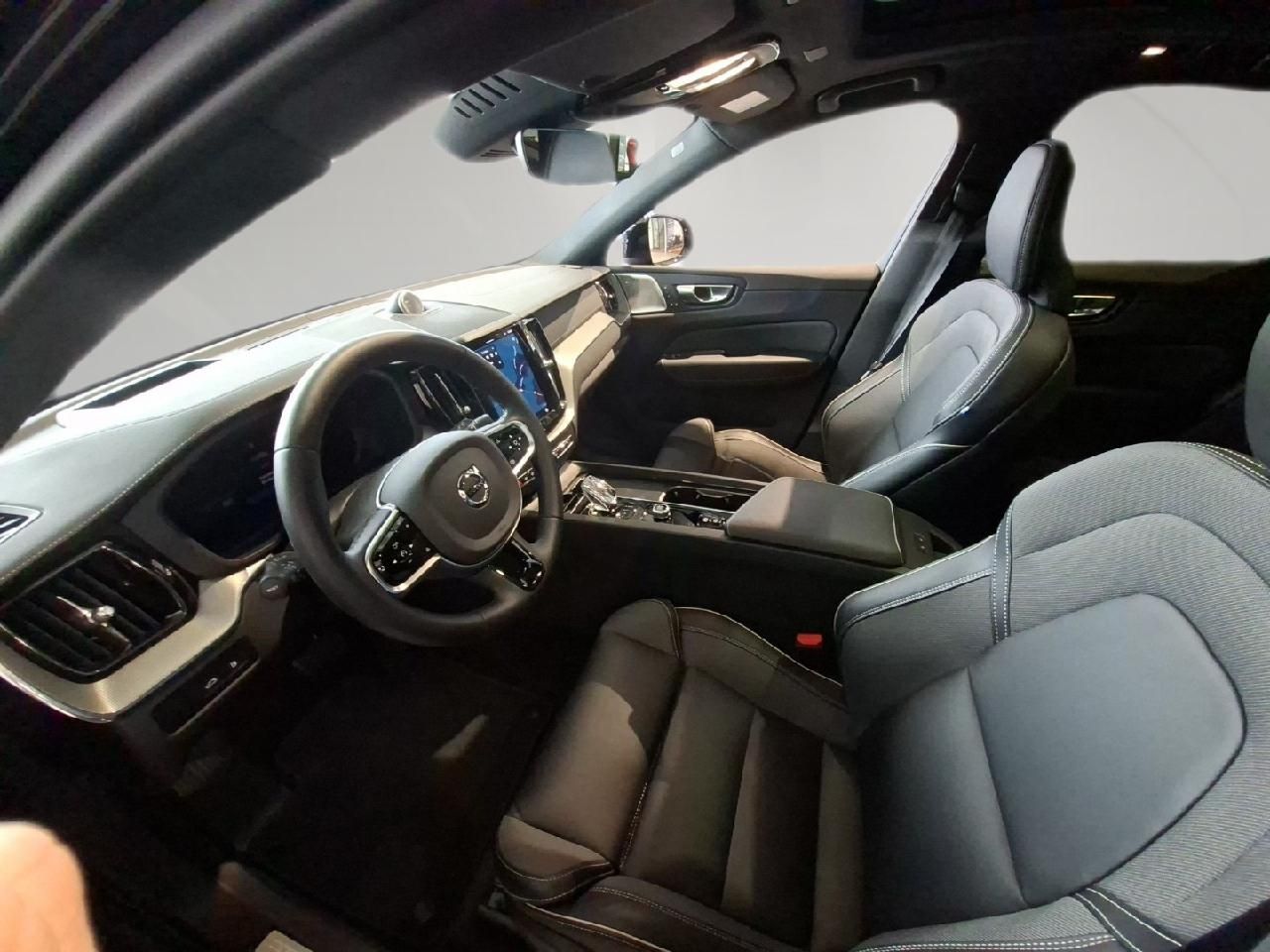 Fahrzeugabbildung Volvo XC60 T8 AWD Ultra Black Edition Recharge Plug-In