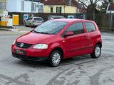 Volkswagen Fox Basis*CD Player*Klima*el. Fenster*1.HAND* - rote Volkswagen Fox