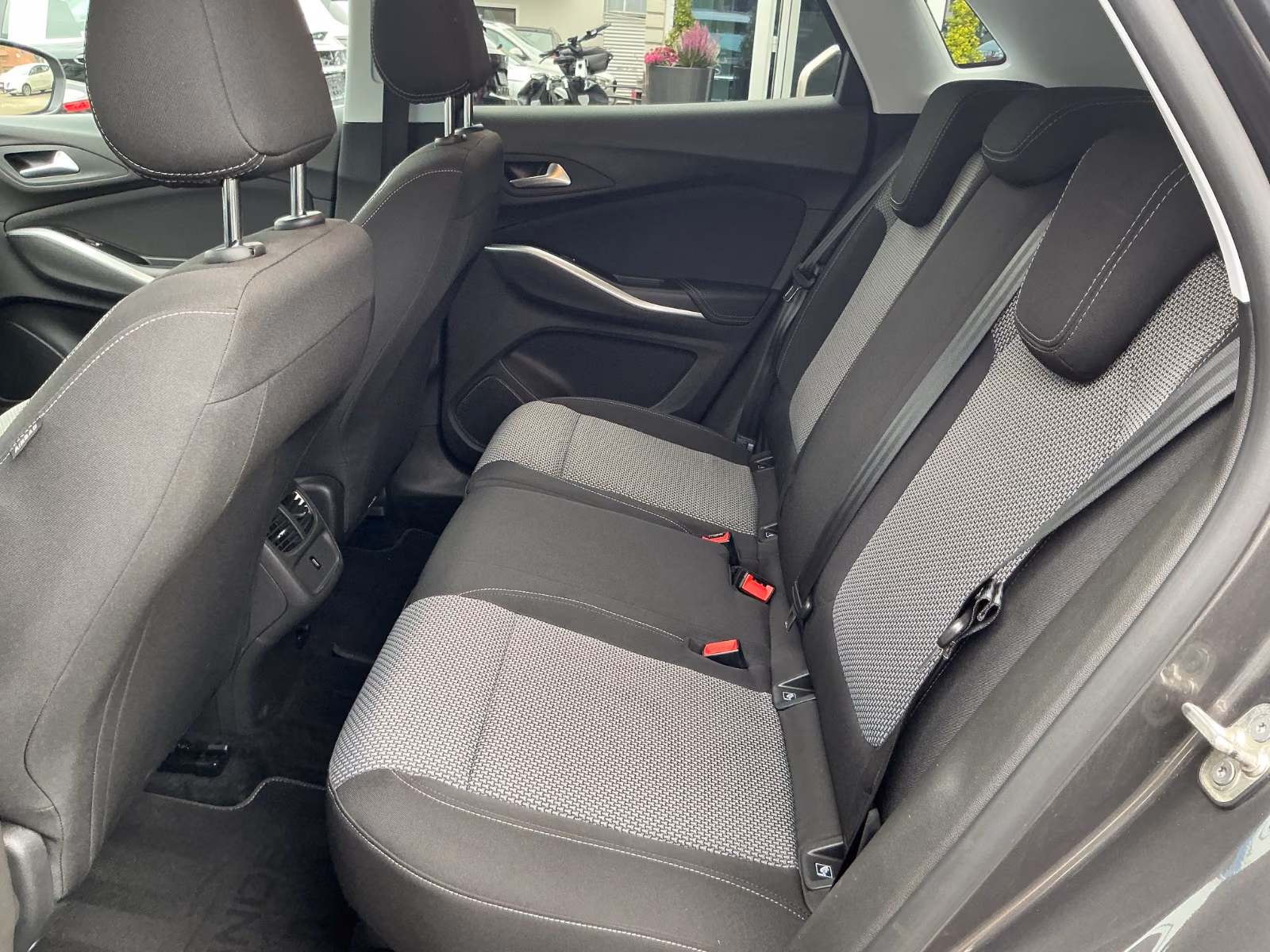 Opel Grandland (X) 1.2 Turbo SHZ LHZ AHK NAVI CarPlay