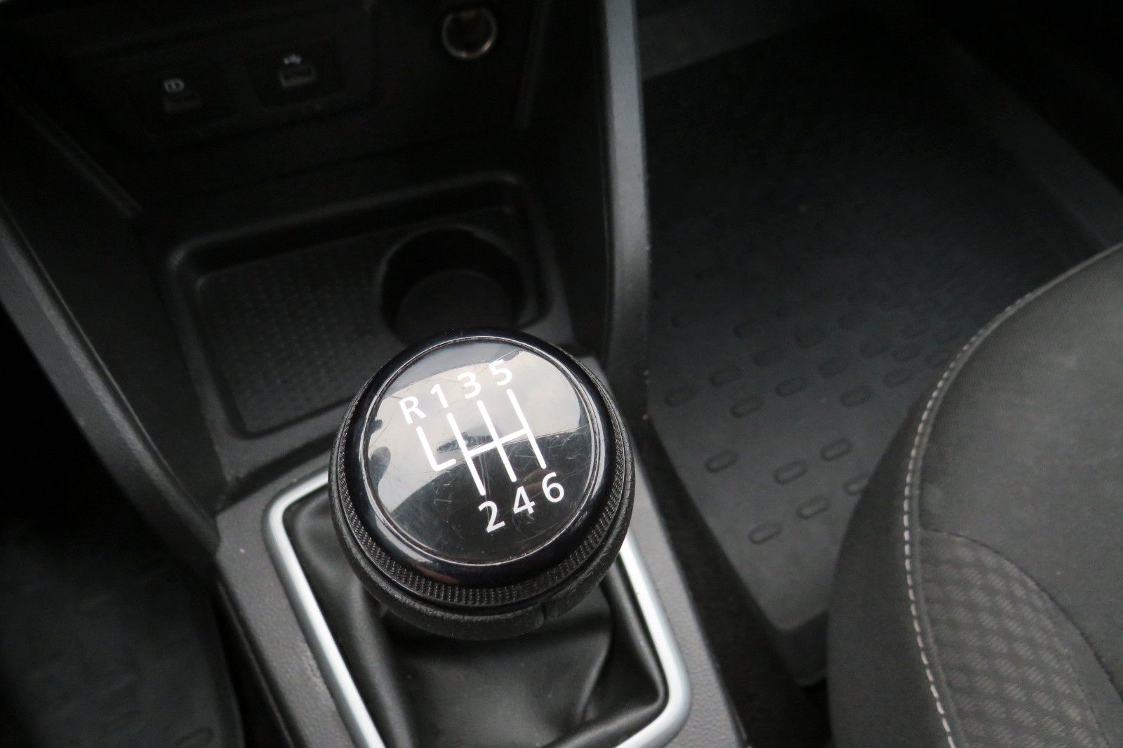 Fahrzeugabbildung Dacia Duster II Expression DIESEL NAVI ALU LED 1.HAND