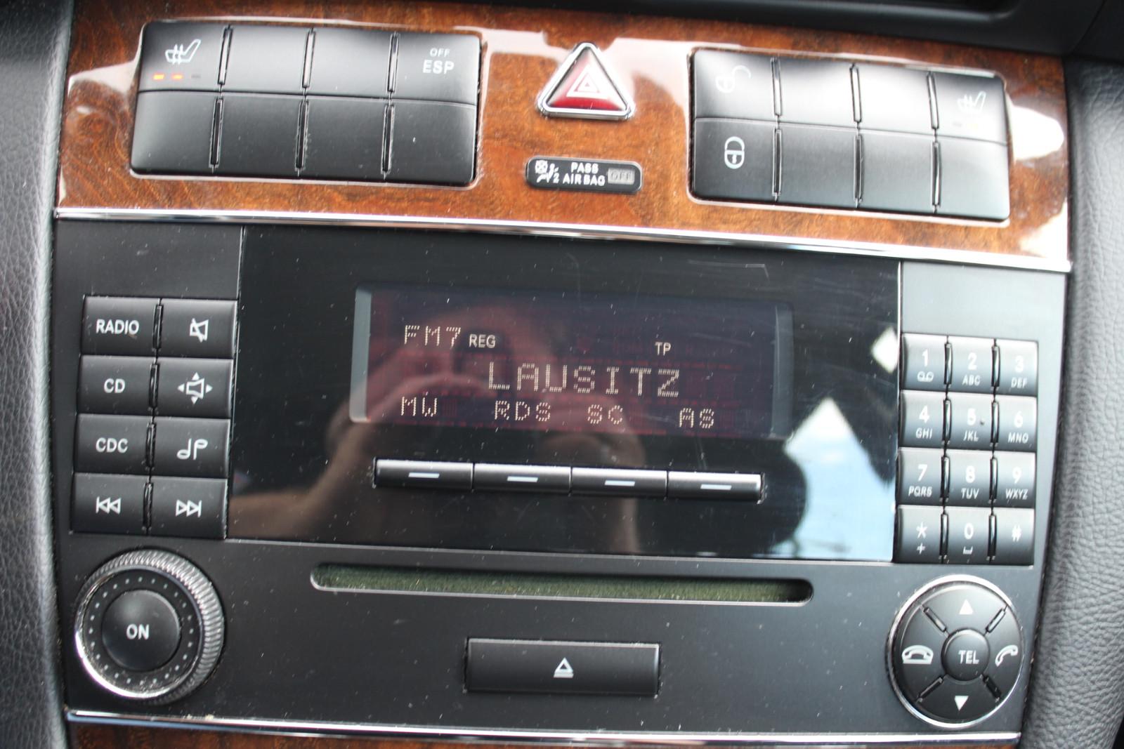 Mercedes-Benz C220 2006 — photo 20