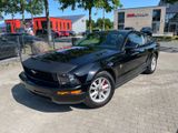 Ford Mustang 4.0 V6 Coupe Vollleder Temp Radio Klima - Ford Mustang aus 2007: Coupé