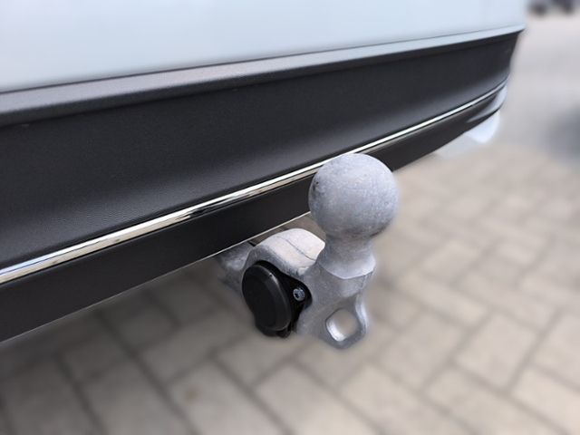 Fahrzeugabbildung Volkswagen Passat Variant 1.5 eTSI DSG Business LED ACC NAV