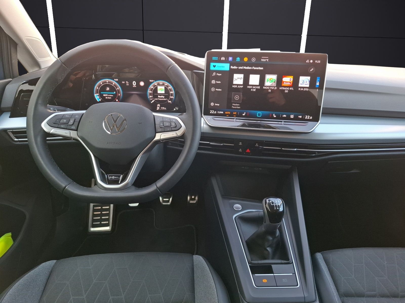Fahrzeugabbildung Volkswagen Golf VIII Variant TSI Goal Standhzg. LED CarPlay