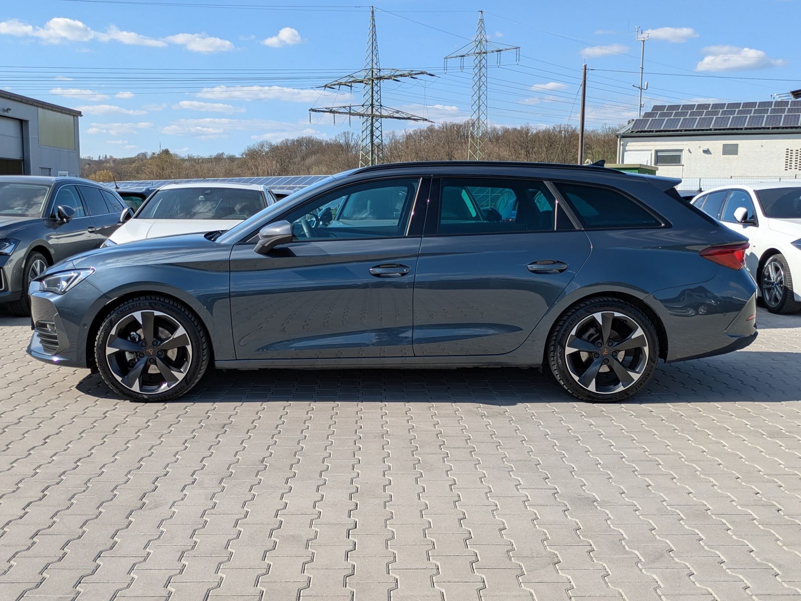 Fahrzeugabbildung CUPRA Leon 1.5 eTSI DSG MATRIX-LED*ACC*AHK*KAMERA*18"