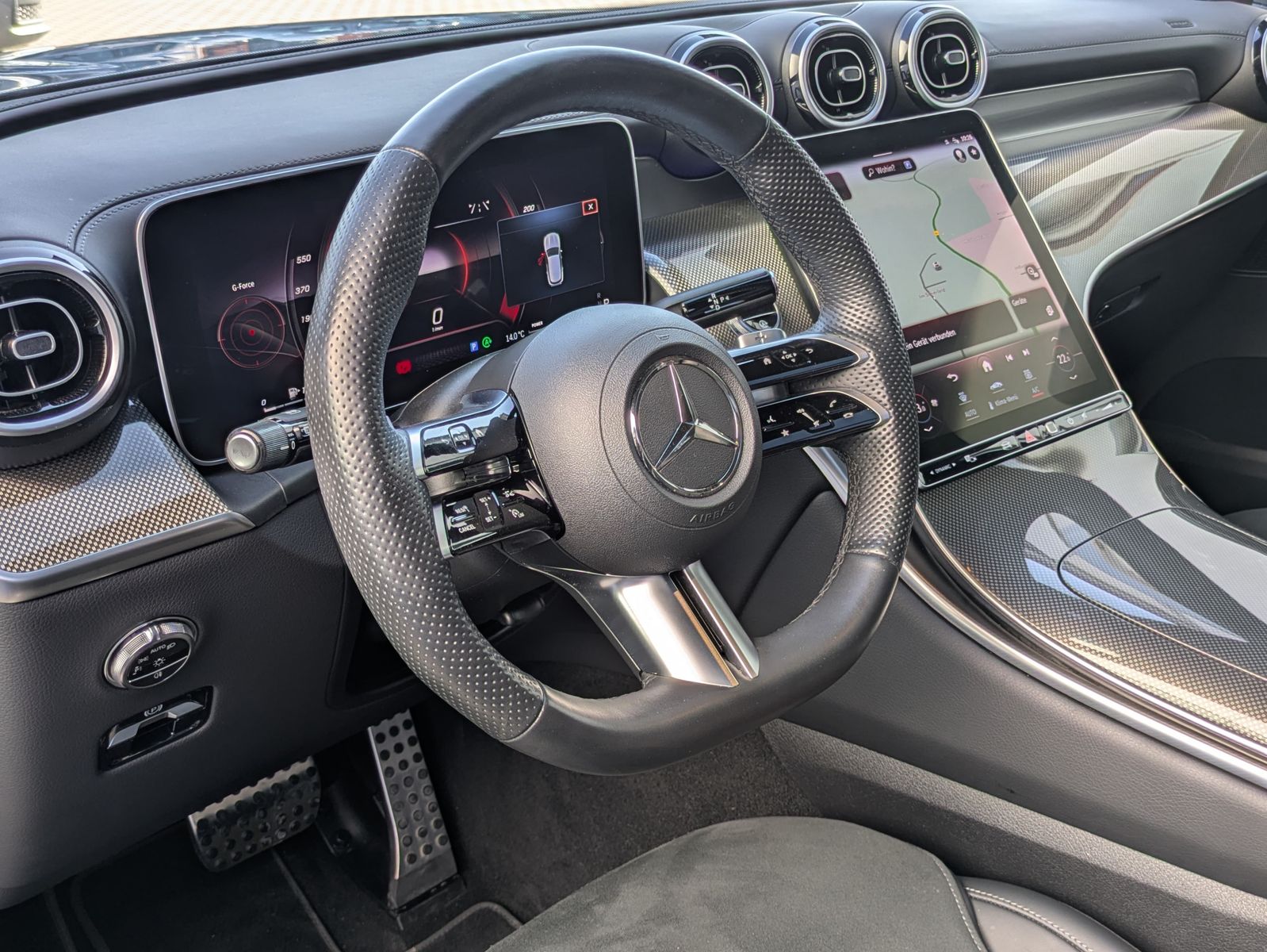 Fahrzeugabbildung Mercedes-Benz GLC 300 d 4M AMG PANO*DIGITAL-LIGHT*ACC*AHK*20"