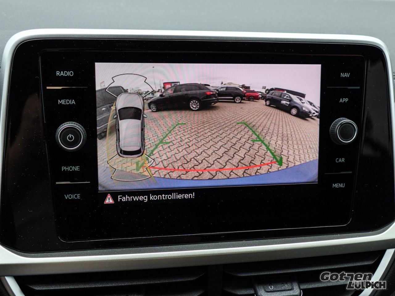 Fahrzeugabbildung Volkswagen T-Roc Move 1.5 TSI Navi Rückfahrkamera AHK LED