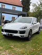 Porsche  S E-Hybrid Platinium Edition MwSt ausweisbar - Porsche Cayenne mit Hybrid-Antrieb: Geländewagen