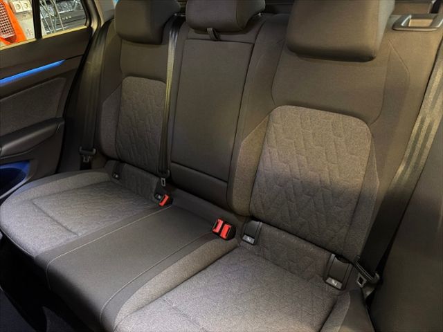 Fahrzeugabbildung Volkswagen Golf VIII Variant 2.0 TDI MOVE LED-MATRIX KAMERA