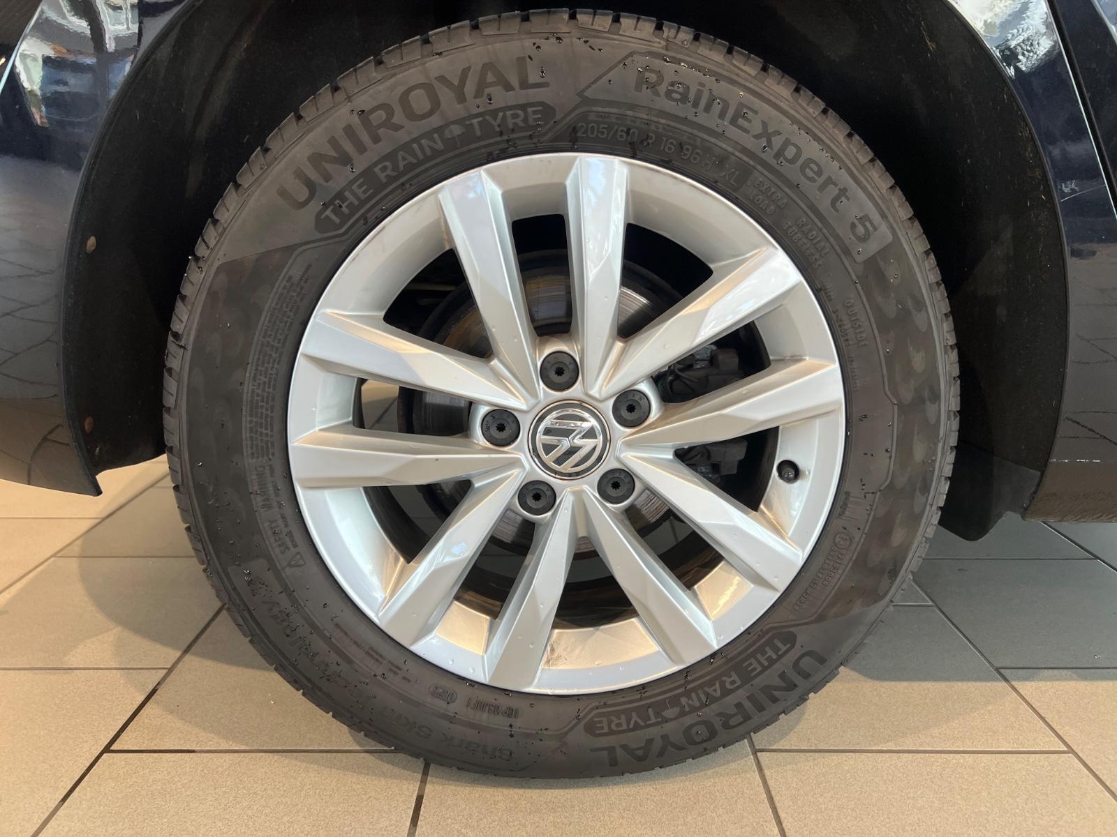 Volkswagen Touran Highline*ALCANTARA*PANO*AHK
