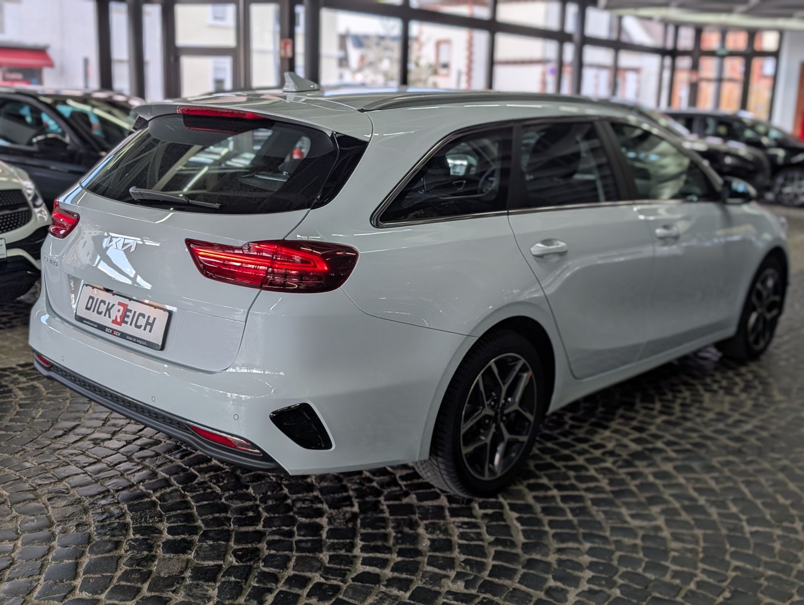Fahrzeugabbildung Kia cee'd Sportswagon 1.5 Spirit SCC JBL KAM 7J Gar.