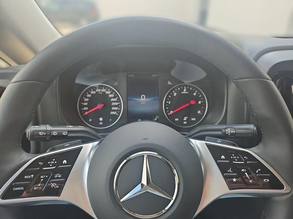 Fahrzeugabbildung Mercedes-Benz Vito 119 Kasten lang 4x4 2 Sitze 2,5t AHK MBUX