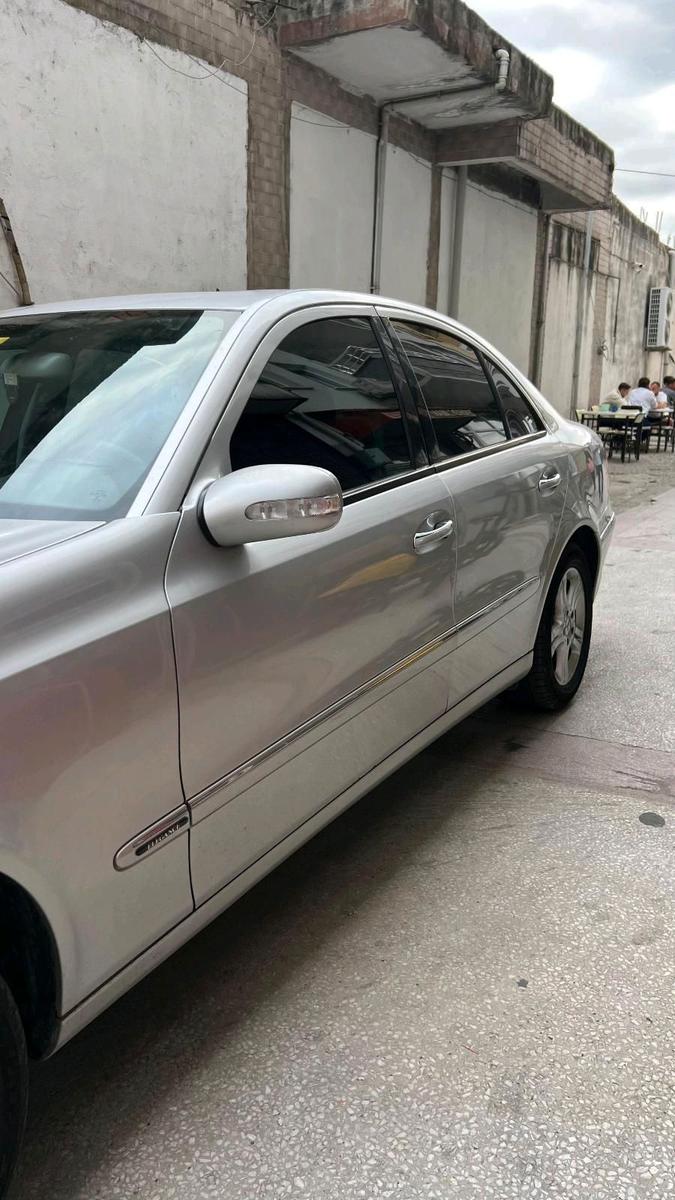 Mercedes-Benz E 220