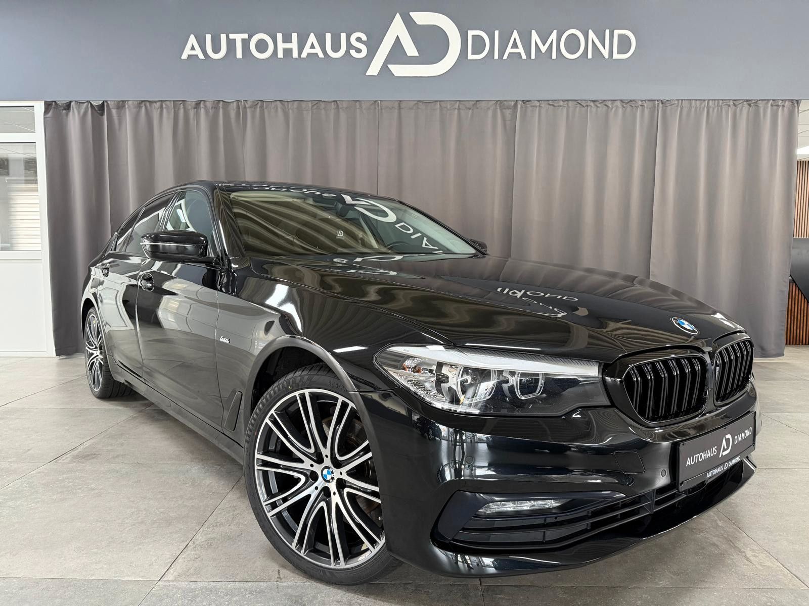 BMW 520 d xDrive Sport Line * PDC * TEILLEDER *