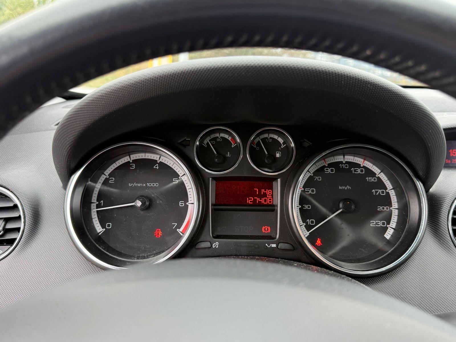 Peugeot 308 2014 — photo 9