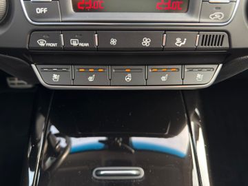 Kia Sorento 2.2D AT AWD GT Line Standheizung AHK GD