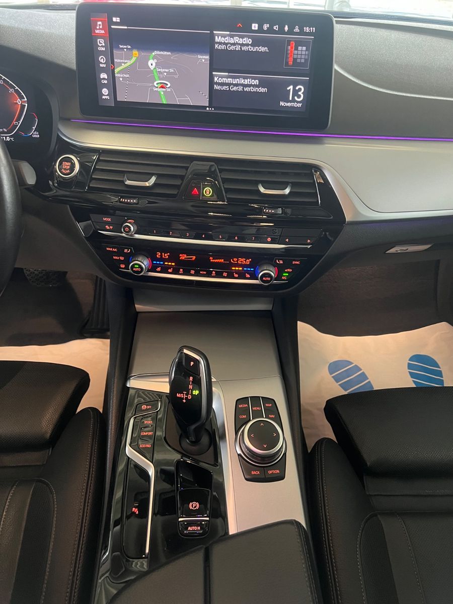 Fahrzeugabbildung BMW 520 d Lim. Mild Hybrid *SITZHEIZUNG & BELÜFTUNG*