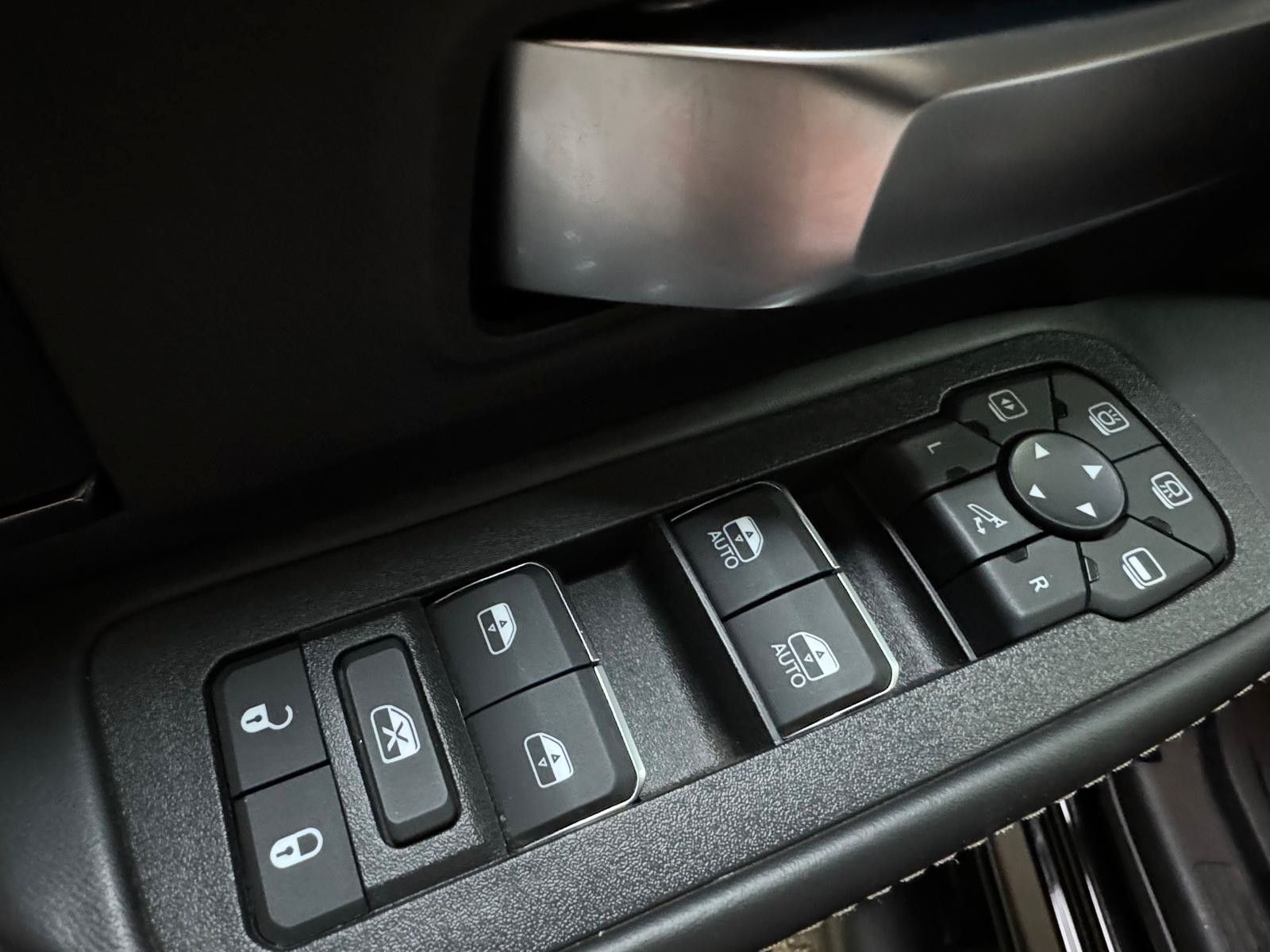 Fahrzeugabbildung Dodge 2500 AEV POWERWAGON OFF ROAD 6.4L-V8 39"-WINDE