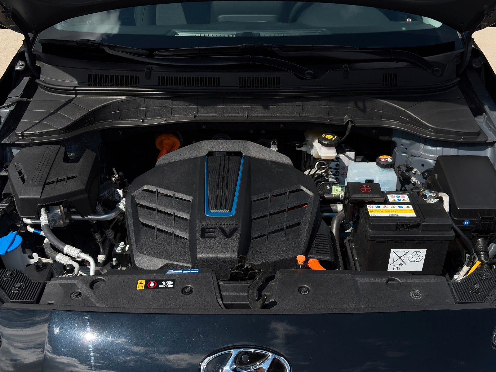 Fahrzeugabbildung Hyundai KONA E Trend SHZ LHZ ACC LKA LFA CarPl. LED WiFi