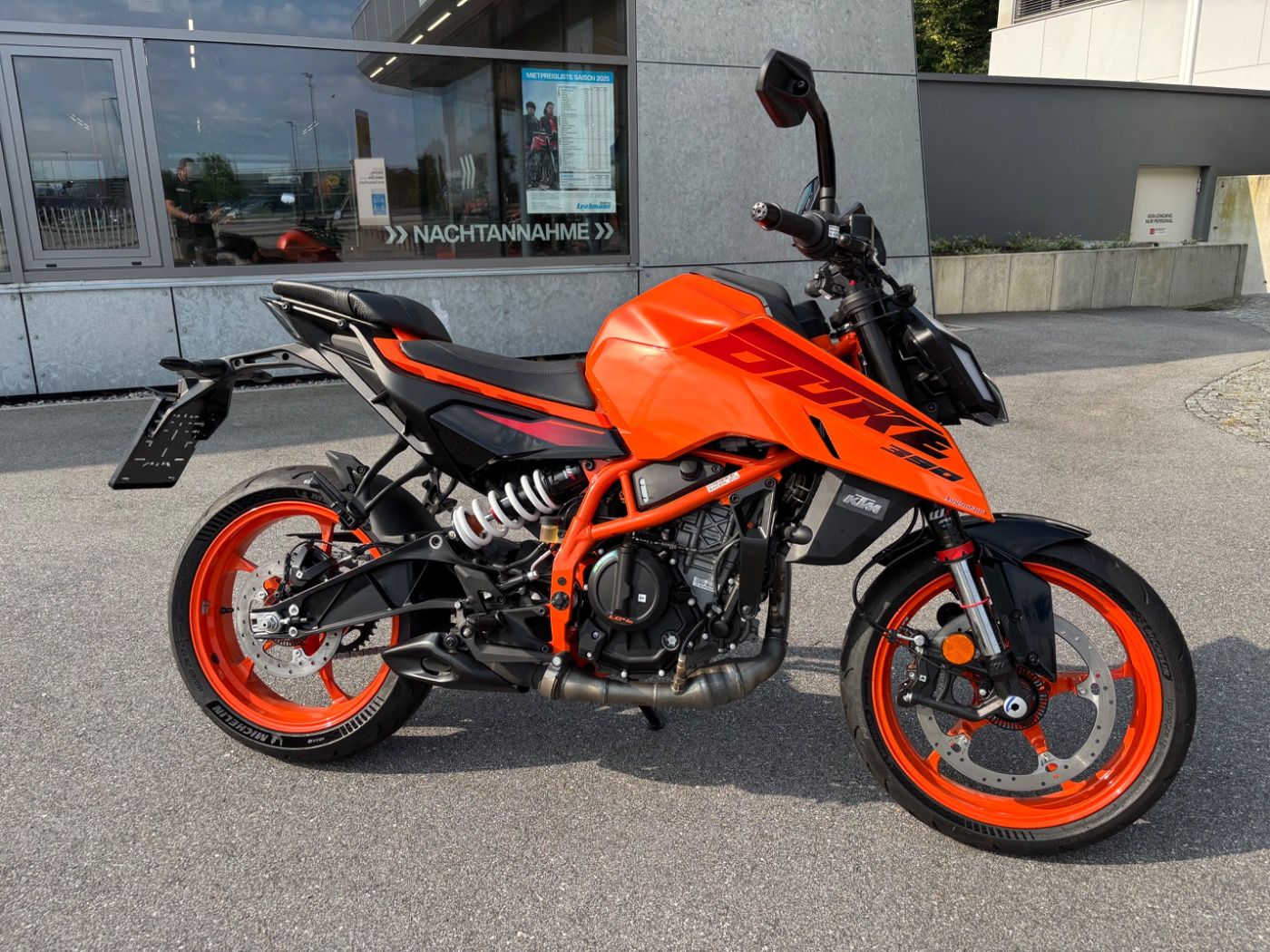 Fahrzeugabbildung KTM 390 Duke Modell 2025