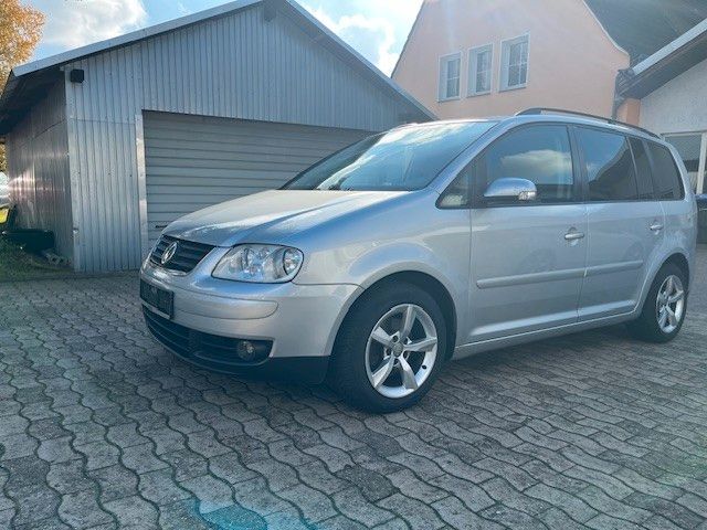 Volkswagen Touran Trendline 7Sitz/AHK/TÜV NEU