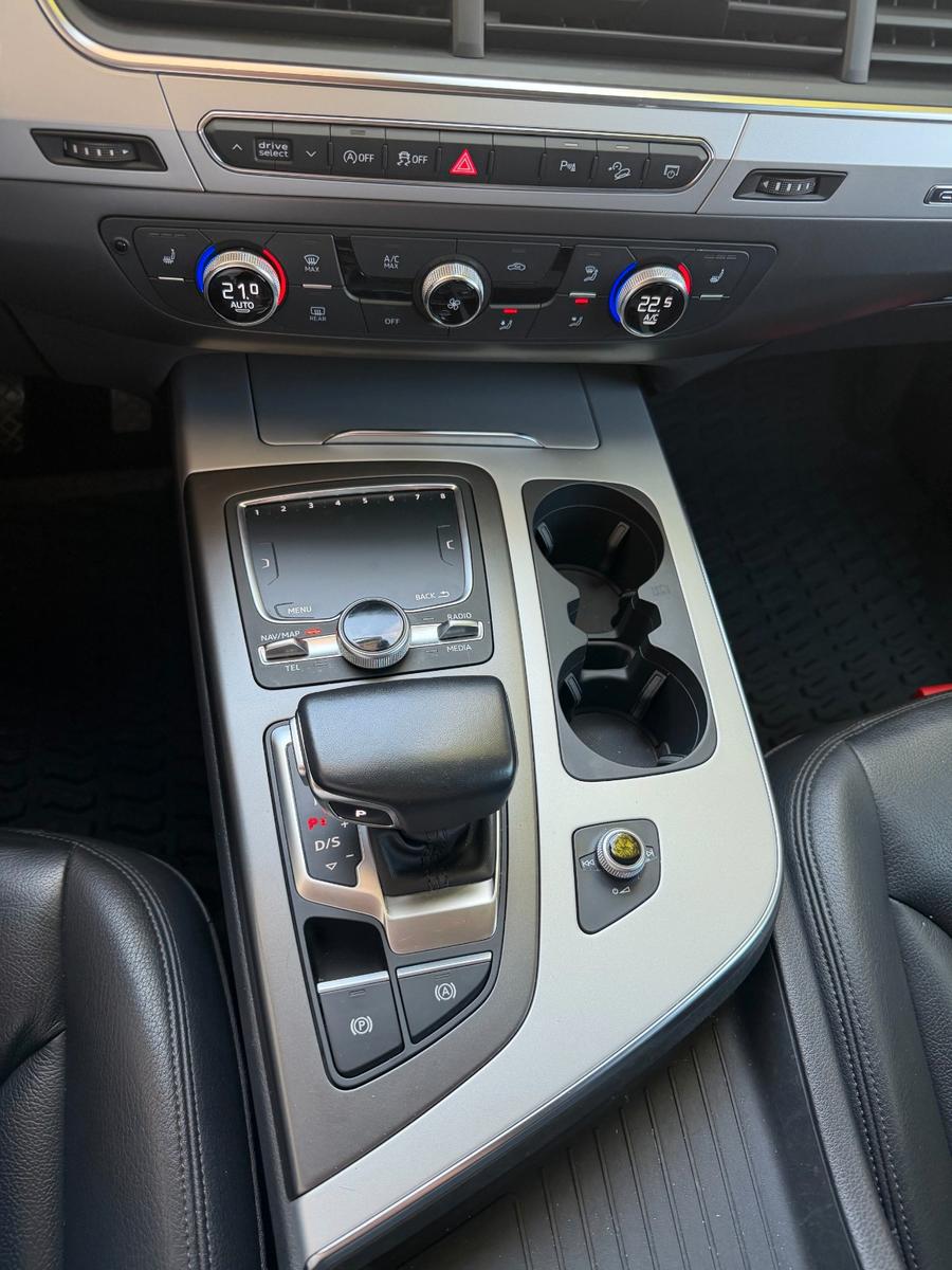 Audi Q7 3.0 TDI quattro 7 Sitzer LED Navi Leder Luft