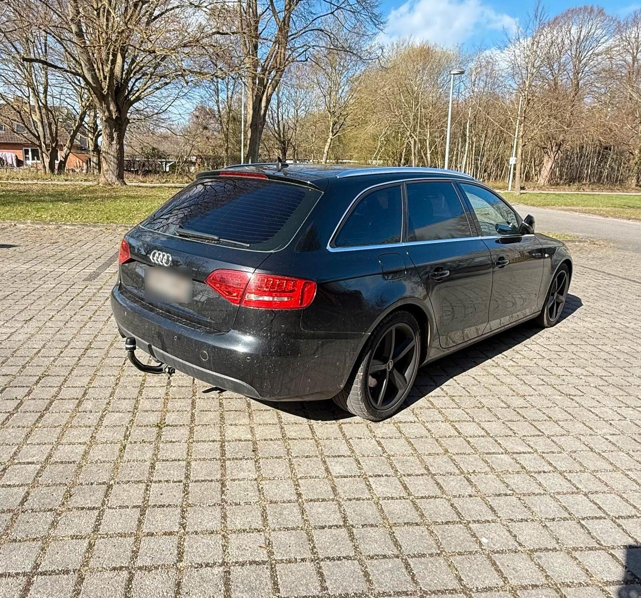 Audi A4 2011 — engine 144 HP (106kW)