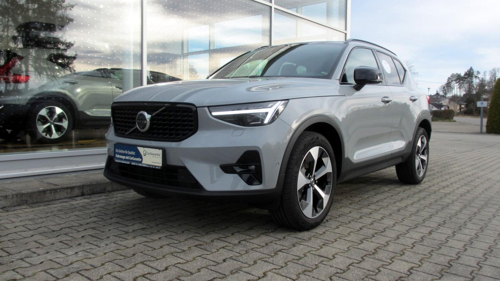 Volvo XC40 B3 Plus Dark DCT +ACC+BLIS+PIXEL+360°+AHK