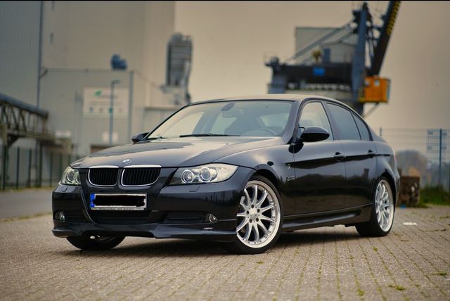 BMW E90 318i