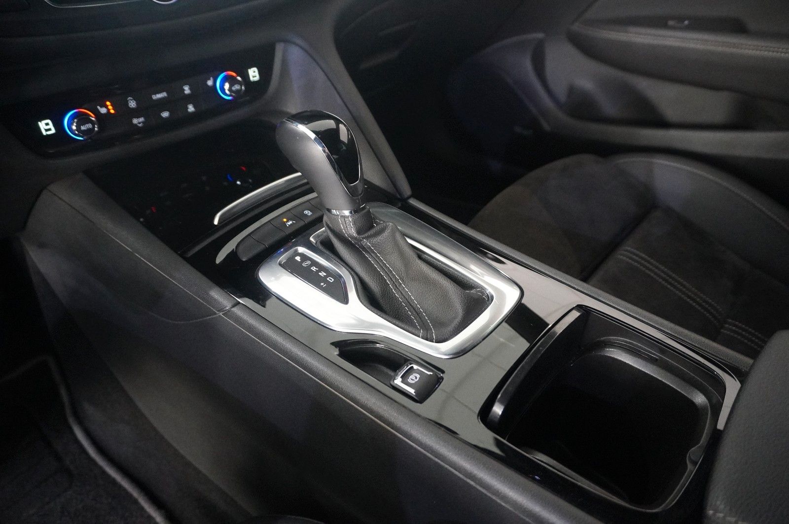 Fahrzeugabbildung Opel Insignia B ST 2.0D ULTIMATE NAVI/LED/KAMERA/AHK