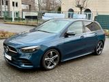 Mercedes-Benz MERCEDES-BENZ B 220 4MATIC, AMG Line - : Van, Mercedes