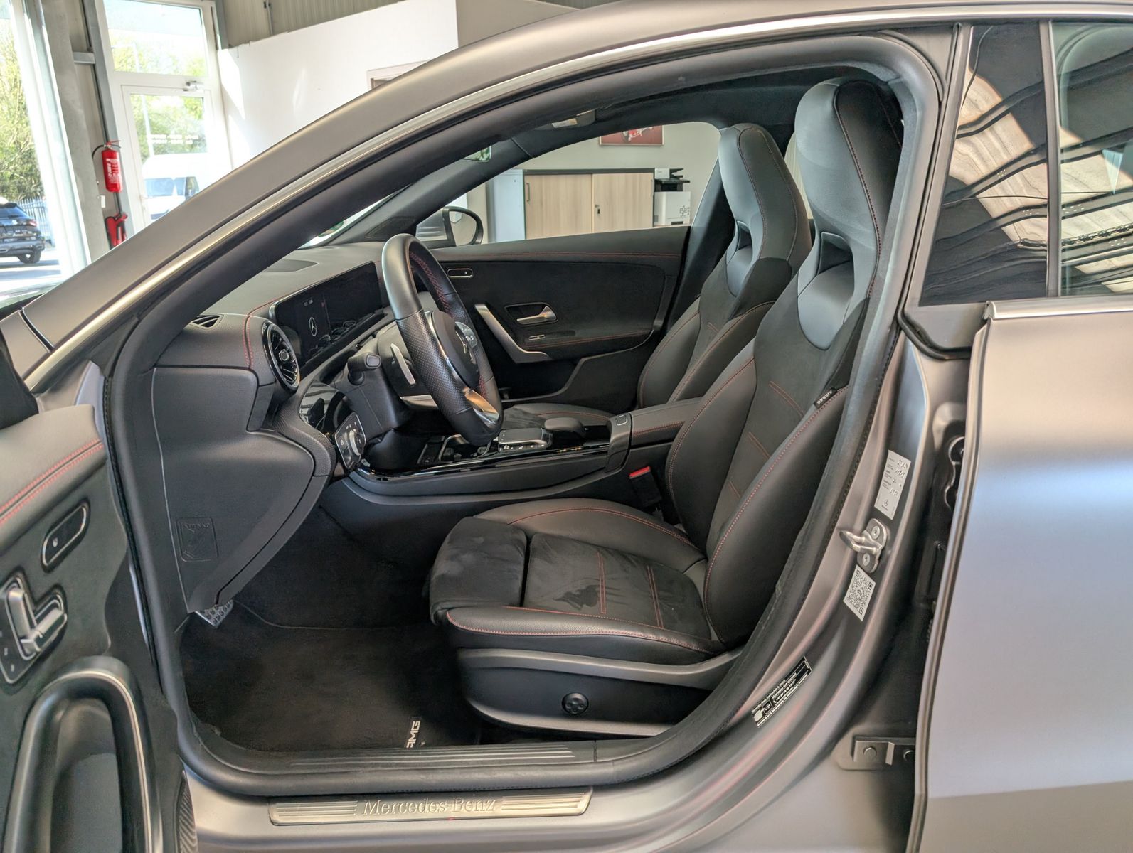 Fahrzeugabbildung Mercedes-Benz CLA 250 SB Dinamica AMG-Line MBux Cam ACC Pano