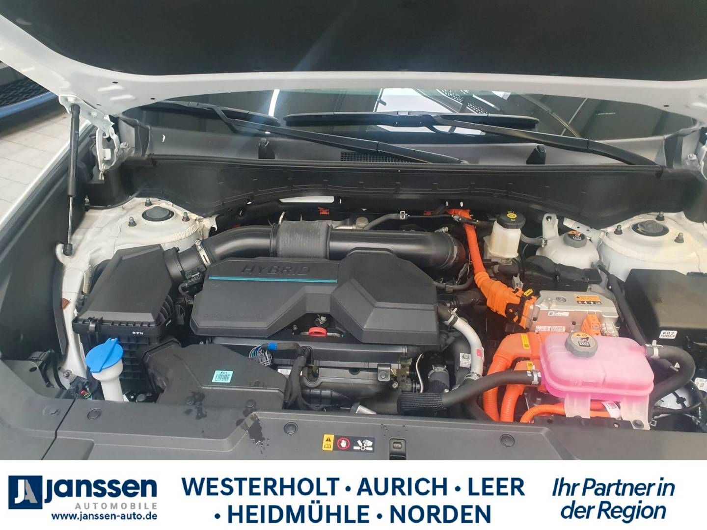 Fahrzeugabbildung Hyundai SANTA FE HEV 5-Sitzer MY25 215 PS Signature