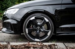 AUDI RS3 Limousine 2.5 TFSI quattro *black Edition