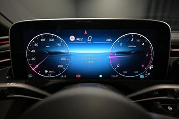 Mercedes E 220 - 9