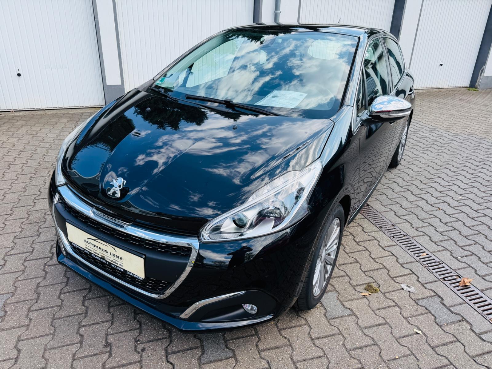 Peugeot 208 Allure*II.HD*104TKM*WR*ALU*SHZ*TÜV NEU*