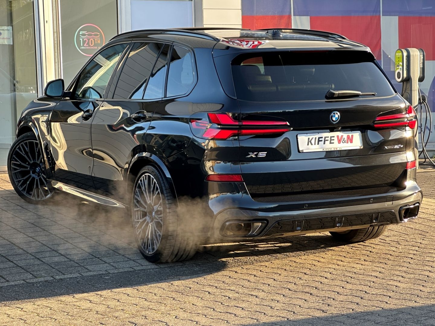 BMW X5 xDrive50e M SPORT INTEGRAL SOFT M-SITZE GLAS imagem 2