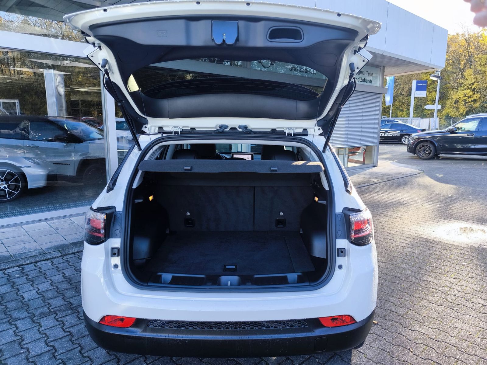 Fahrzeugabbildung Jeep Compass Upland 4WD PHEV VIRTU+NAVI+SHZ+KAM+ACC+