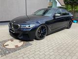 BMW M550i xDrive A - Laser H/K SD 20 Zoll H/R Federn - gebrauchte BMW M550 aus dem Jahr 2022