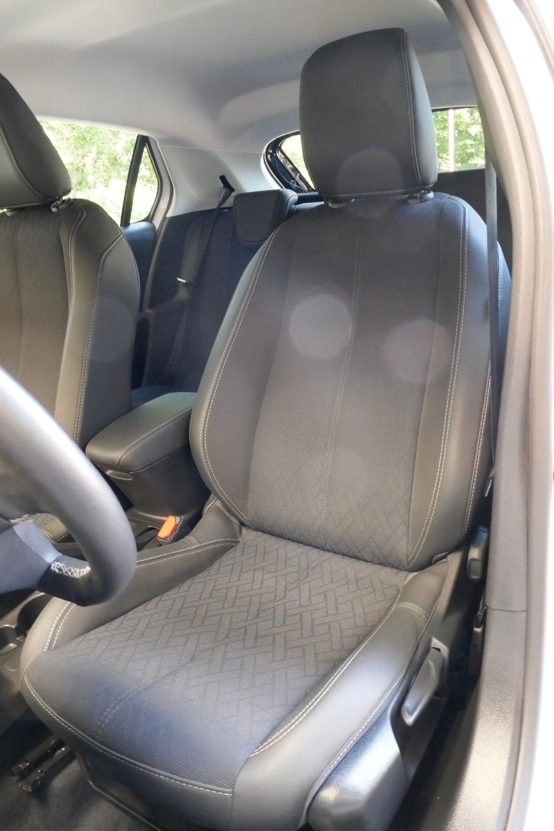 Fahrzeugabbildung Opel Corsa F Elegance "SHZ/CAM/NAVI"
