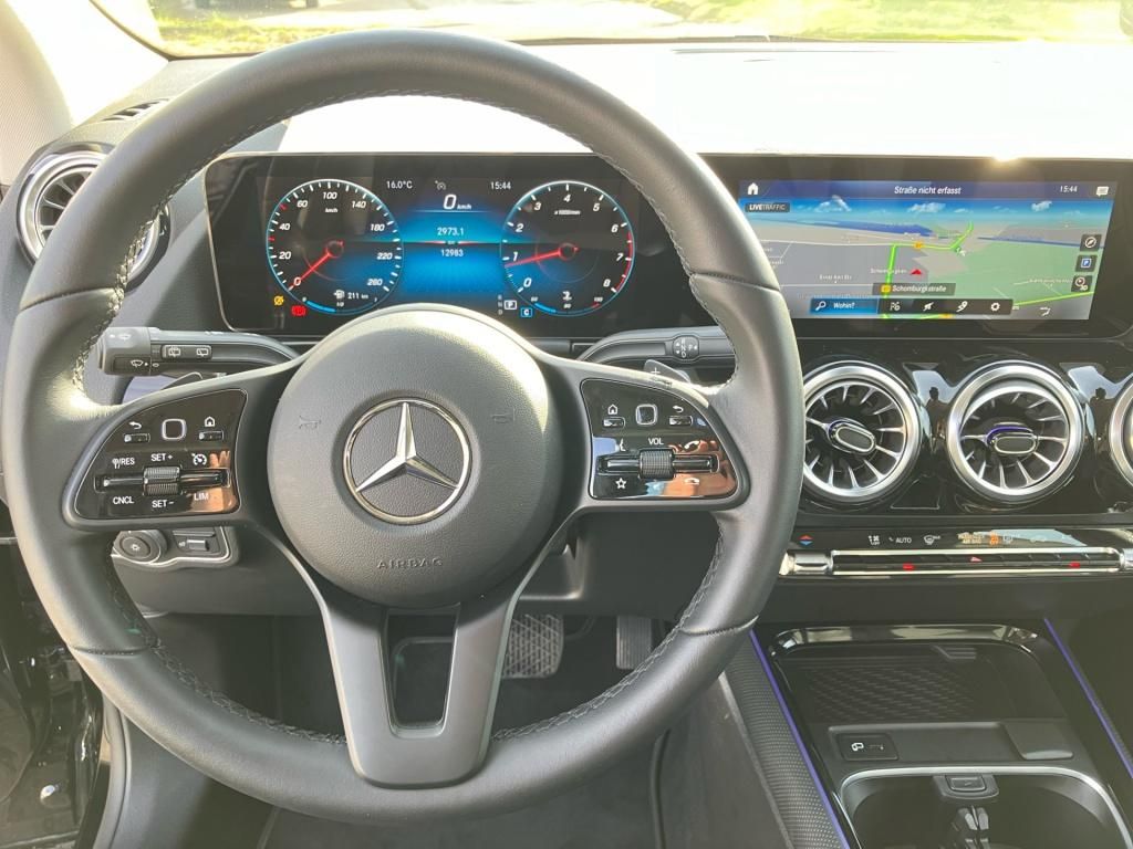 Fahrzeugabbildung Mercedes-Benz GLA 200 LED*PDC*NAVI*SITZH*DAB*AMBIENTEB*AUGMENT