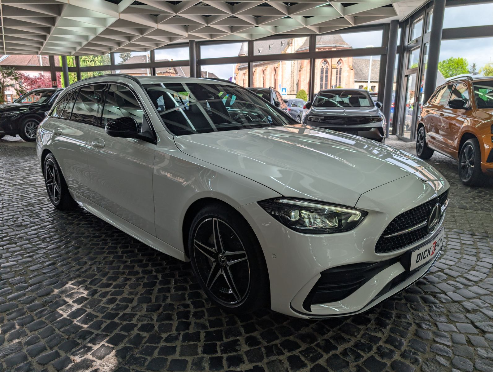 Fahrzeugabbildung Mercedes-Benz C 200 d T 2xAMG NIGHT AHK ACC SOUND MBUX+ LEDER
