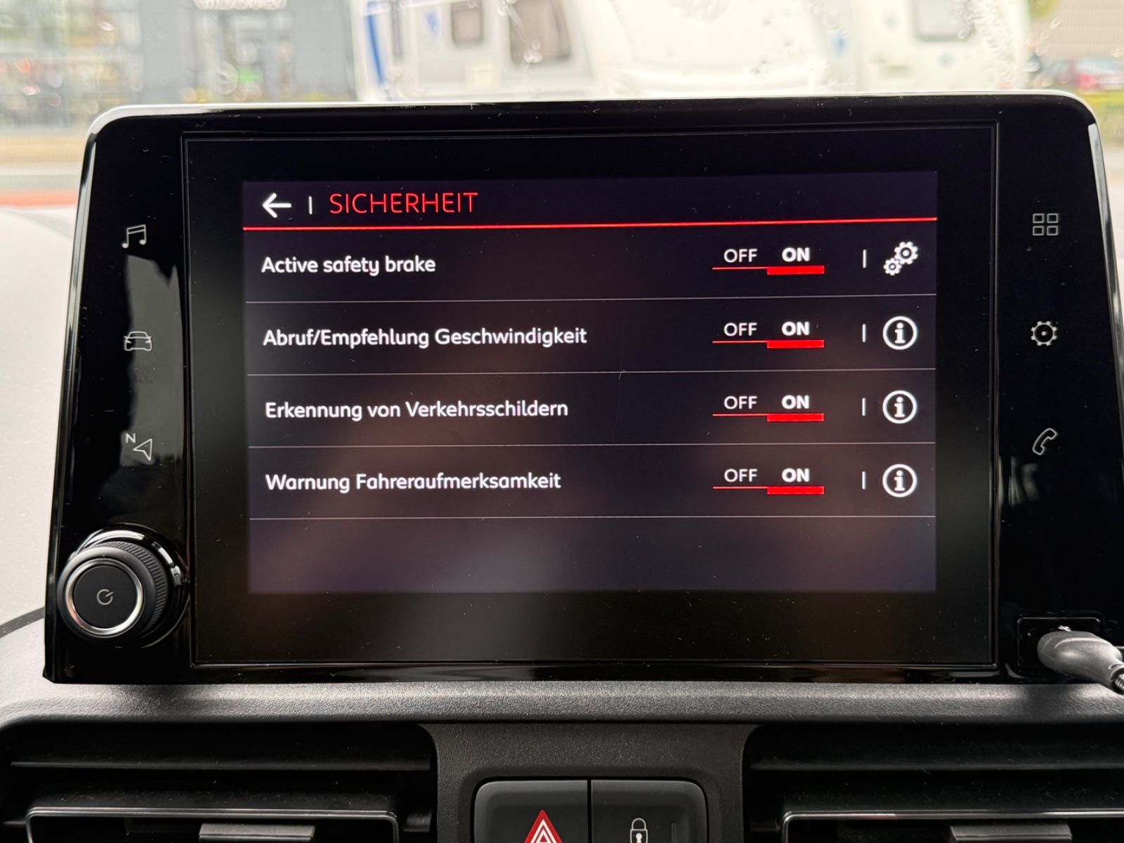 Fahrzeugabbildung Citroën Berlingo XL 7-SITZER AUTOM. KLIMA SITZHEIZ. CAM