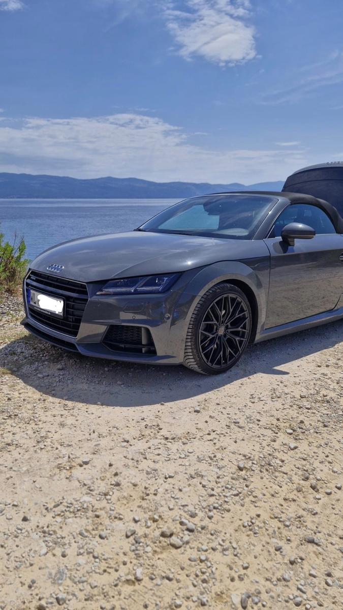 Audi TT Roadster 2.0 TFSI S tronic quattro 