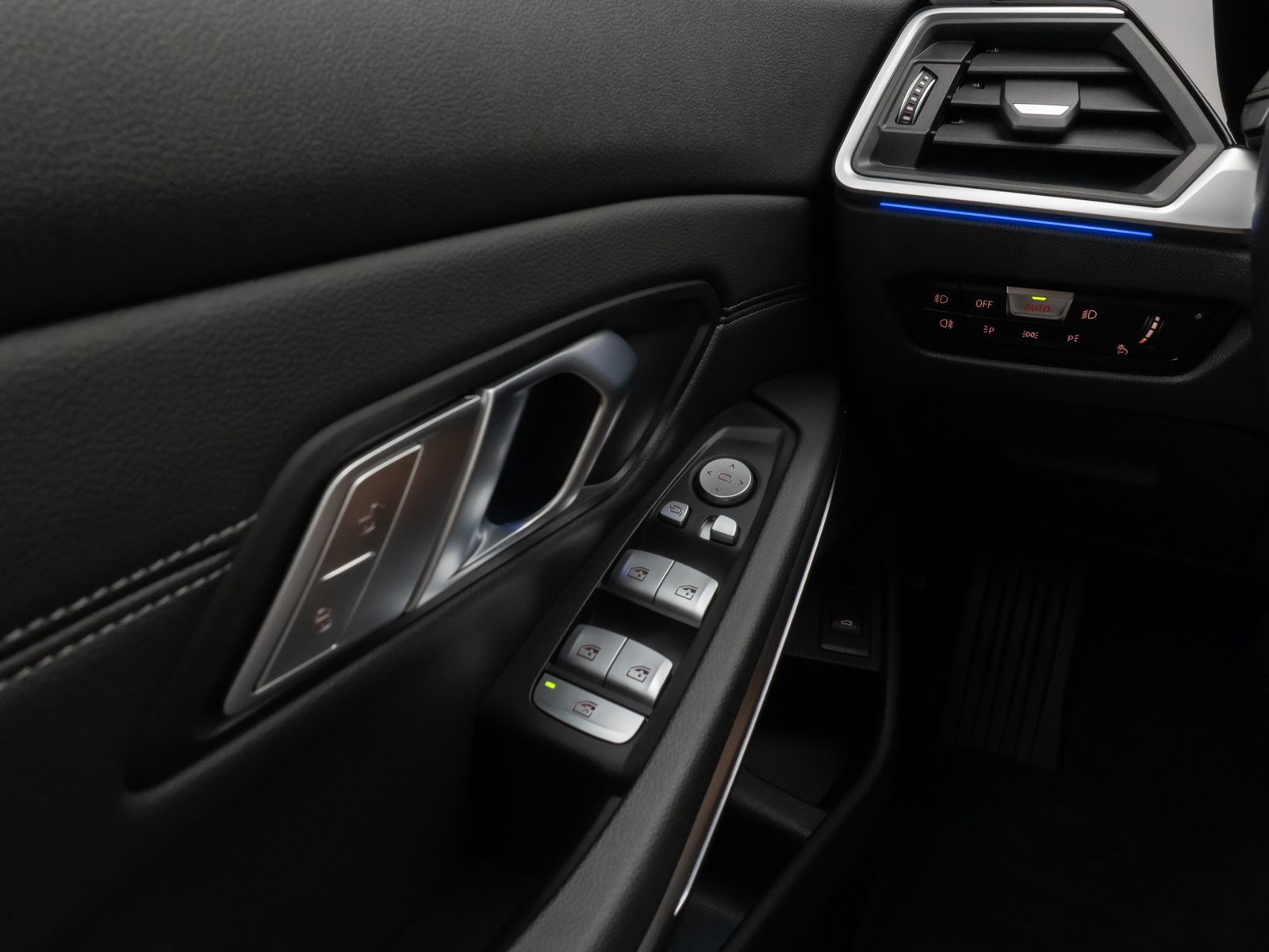 Fahrzeugabbildung BMW 320d xD SportLine Laser HUD DAB H/K Komfort Alar