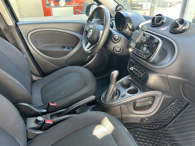 Fahrzeugabbildung Smart ForFour forfour+NaviZB+Allw.LM+BT+PDC+Tempomat